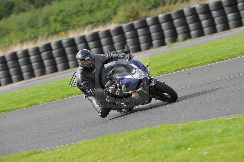 Motorcycle action photographs;cadwell;cadwell park photographs;event digital images;eventdigitalimages;motor racing louth lincolnshire;no limits trackdays;peter wileman photography;trackday;trackday digital images;trackday photos