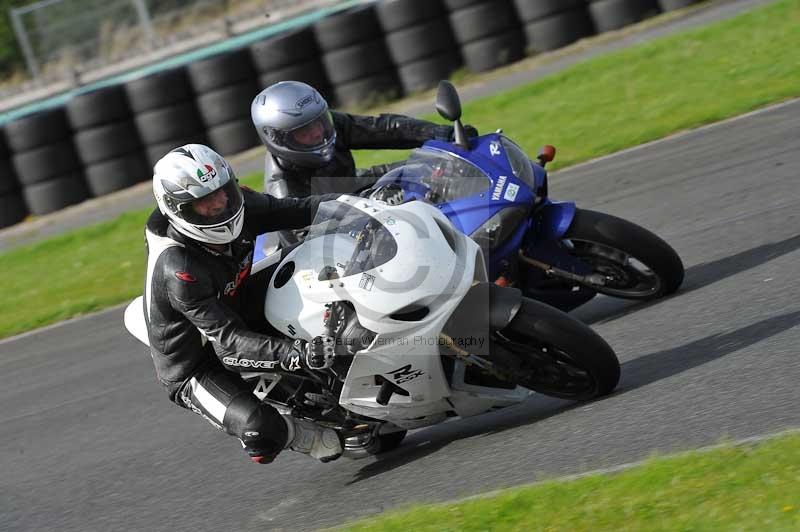 Motorcycle action photographs;cadwell;cadwell park photographs;event digital images;eventdigitalimages;motor racing louth lincolnshire;no limits trackdays;peter wileman photography;trackday;trackday digital images;trackday photos