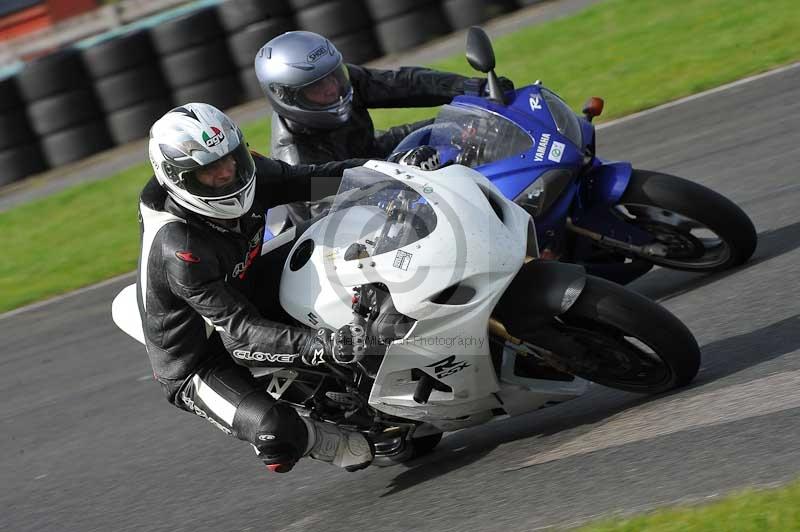 Motorcycle action photographs;cadwell;cadwell park photographs;event digital images;eventdigitalimages;motor racing louth lincolnshire;no limits trackdays;peter wileman photography;trackday;trackday digital images;trackday photos
