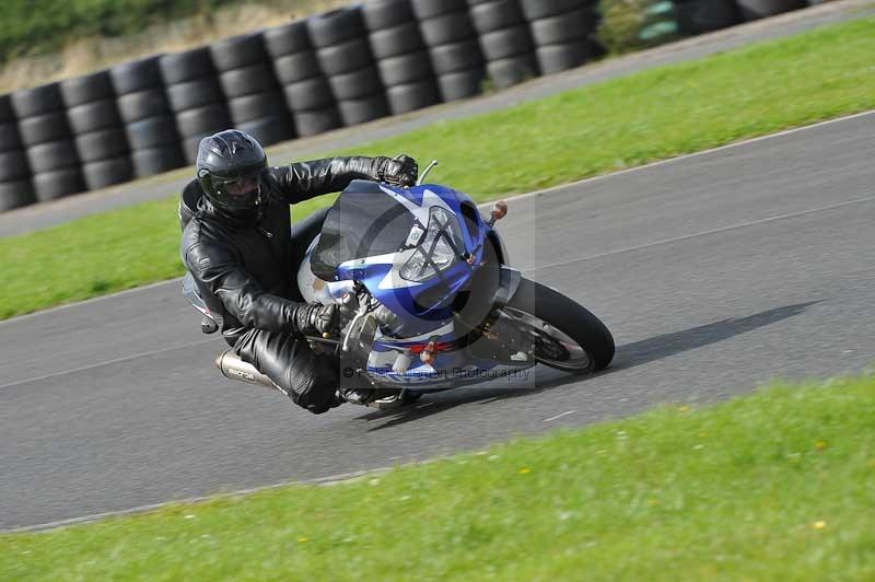 Motorcycle action photographs;cadwell;cadwell park photographs;event digital images;eventdigitalimages;motor racing louth lincolnshire;no limits trackdays;peter wileman photography;trackday;trackday digital images;trackday photos