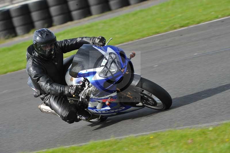Motorcycle action photographs;cadwell;cadwell park photographs;event digital images;eventdigitalimages;motor racing louth lincolnshire;no limits trackdays;peter wileman photography;trackday;trackday digital images;trackday photos