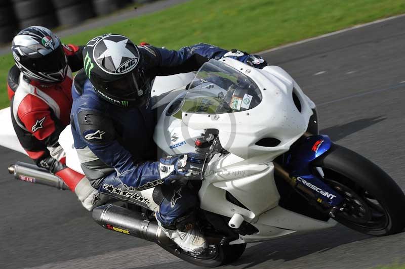 Motorcycle action photographs;cadwell;cadwell park photographs;event digital images;eventdigitalimages;motor racing louth lincolnshire;no limits trackdays;peter wileman photography;trackday;trackday digital images;trackday photos