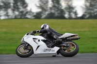 Motorcycle-action-photographs;cadwell;cadwell-park-photographs;event-digital-images;eventdigitalimages;motor-racing-louth-lincolnshire;no-limits-trackdays;peter-wileman-photography;trackday;trackday-digital-images;trackday-photos