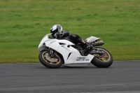 Motorcycle-action-photographs;cadwell;cadwell-park-photographs;event-digital-images;eventdigitalimages;motor-racing-louth-lincolnshire;no-limits-trackdays;peter-wileman-photography;trackday;trackday-digital-images;trackday-photos