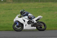 Motorcycle-action-photographs;cadwell;cadwell-park-photographs;event-digital-images;eventdigitalimages;motor-racing-louth-lincolnshire;no-limits-trackdays;peter-wileman-photography;trackday;trackday-digital-images;trackday-photos