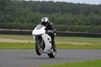 Motorcycle-action-photographs;cadwell;cadwell-park-photographs;event-digital-images;eventdigitalimages;motor-racing-louth-lincolnshire;no-limits-trackdays;peter-wileman-photography;trackday;trackday-digital-images;trackday-photos
