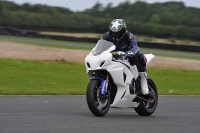 Motorcycle-action-photographs;cadwell;cadwell-park-photographs;event-digital-images;eventdigitalimages;motor-racing-louth-lincolnshire;no-limits-trackdays;peter-wileman-photography;trackday;trackday-digital-images;trackday-photos