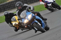 Motorcycle-action-photographs;cadwell;cadwell-park-photographs;event-digital-images;eventdigitalimages;motor-racing-louth-lincolnshire;no-limits-trackdays;peter-wileman-photography;trackday;trackday-digital-images;trackday-photos