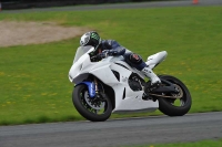 Motorcycle-action-photographs;cadwell;cadwell-park-photographs;event-digital-images;eventdigitalimages;motor-racing-louth-lincolnshire;no-limits-trackdays;peter-wileman-photography;trackday;trackday-digital-images;trackday-photos