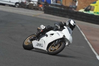 Motorcycle-action-photographs;cadwell;cadwell-park-photographs;event-digital-images;eventdigitalimages;motor-racing-louth-lincolnshire;no-limits-trackdays;peter-wileman-photography;trackday;trackday-digital-images;trackday-photos
