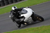 Motorcycle-action-photographs;cadwell;cadwell-park-photographs;event-digital-images;eventdigitalimages;motor-racing-louth-lincolnshire;no-limits-trackdays;peter-wileman-photography;trackday;trackday-digital-images;trackday-photos