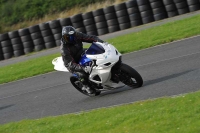 Motorcycle-action-photographs;cadwell;cadwell-park-photographs;event-digital-images;eventdigitalimages;motor-racing-louth-lincolnshire;no-limits-trackdays;peter-wileman-photography;trackday;trackday-digital-images;trackday-photos