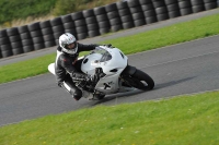 Motorcycle-action-photographs;cadwell;cadwell-park-photographs;event-digital-images;eventdigitalimages;motor-racing-louth-lincolnshire;no-limits-trackdays;peter-wileman-photography;trackday;trackday-digital-images;trackday-photos