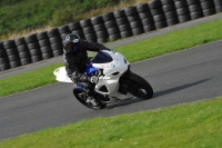 Motorcycle-action-photographs;cadwell;cadwell-park-photographs;event-digital-images;eventdigitalimages;motor-racing-louth-lincolnshire;no-limits-trackdays;peter-wileman-photography;trackday;trackday-digital-images;trackday-photos
