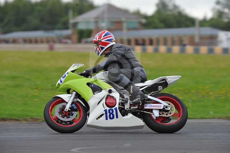 Motorcycle action photographs;cadwell;cadwell park photographs;event digital images;eventdigitalimages;motor racing louth lincolnshire;no limits trackdays;peter wileman photography;trackday;trackday digital images;trackday photos