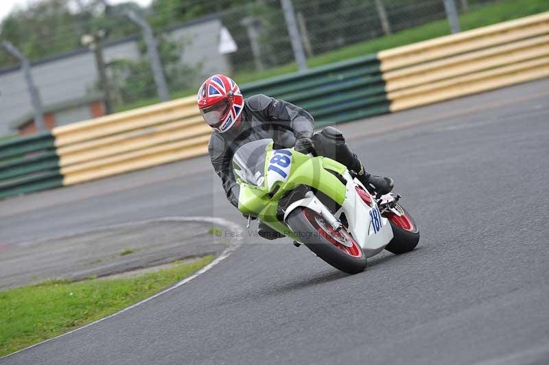 Motorcycle action photographs;cadwell;cadwell park photographs;event digital images;eventdigitalimages;motor racing louth lincolnshire;no limits trackdays;peter wileman photography;trackday;trackday digital images;trackday photos