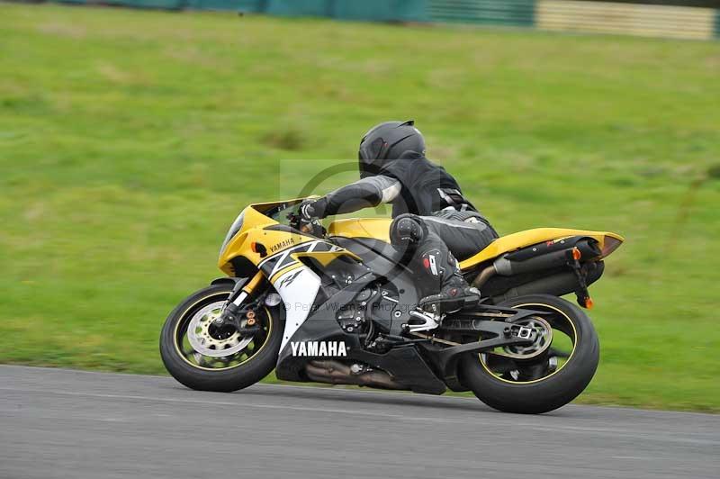 Motorcycle action photographs;cadwell;cadwell park photographs;event digital images;eventdigitalimages;motor racing louth lincolnshire;no limits trackdays;peter wileman photography;trackday;trackday digital images;trackday photos