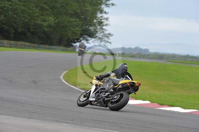 Motorcycle action photographs;cadwell;cadwell park photographs;event digital images;eventdigitalimages;motor racing louth lincolnshire;no limits trackdays;peter wileman photography;trackday;trackday digital images;trackday photos