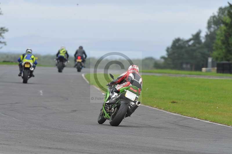 Motorcycle action photographs;cadwell;cadwell park photographs;event digital images;eventdigitalimages;motor racing louth lincolnshire;no limits trackdays;peter wileman photography;trackday;trackday digital images;trackday photos
