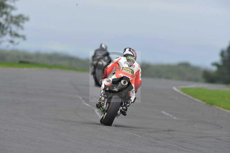 Motorcycle action photographs;cadwell;cadwell park photographs;event digital images;eventdigitalimages;motor racing louth lincolnshire;no limits trackdays;peter wileman photography;trackday;trackday digital images;trackday photos