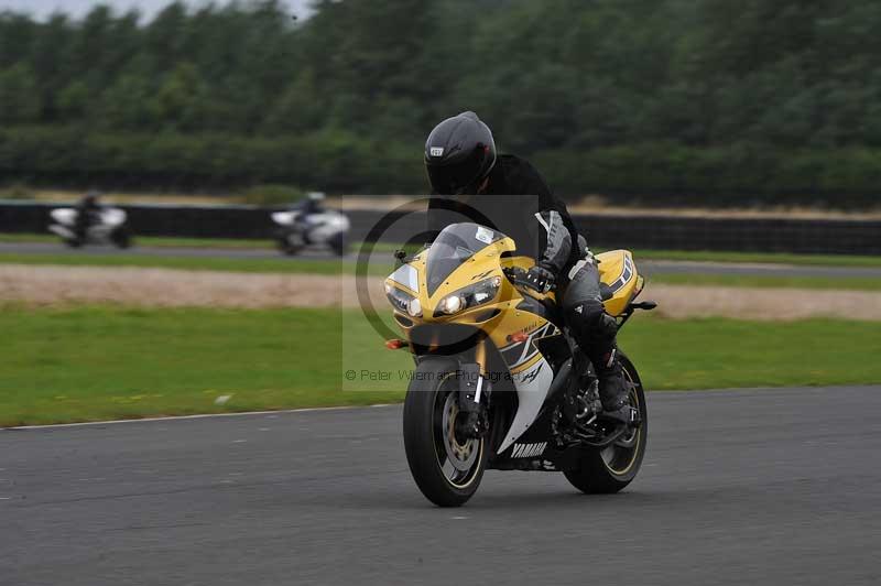 Motorcycle action photographs;cadwell;cadwell park photographs;event digital images;eventdigitalimages;motor racing louth lincolnshire;no limits trackdays;peter wileman photography;trackday;trackday digital images;trackday photos