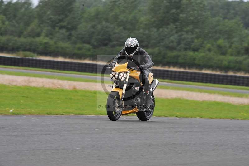 Motorcycle action photographs;cadwell;cadwell park photographs;event digital images;eventdigitalimages;motor racing louth lincolnshire;no limits trackdays;peter wileman photography;trackday;trackday digital images;trackday photos