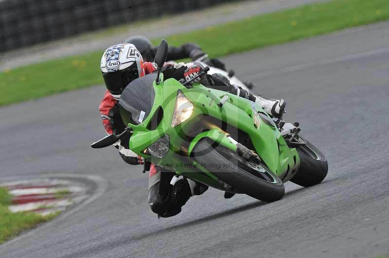 Motorcycle action photographs;cadwell;cadwell park photographs;event digital images;eventdigitalimages;motor racing louth lincolnshire;no limits trackdays;peter wileman photography;trackday;trackday digital images;trackday photos