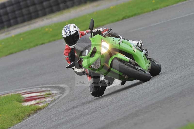 Motorcycle action photographs;cadwell;cadwell park photographs;event digital images;eventdigitalimages;motor racing louth lincolnshire;no limits trackdays;peter wileman photography;trackday;trackday digital images;trackday photos