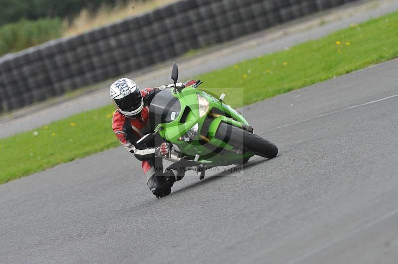 Motorcycle action photographs;cadwell;cadwell park photographs;event digital images;eventdigitalimages;motor racing louth lincolnshire;no limits trackdays;peter wileman photography;trackday;trackday digital images;trackday photos