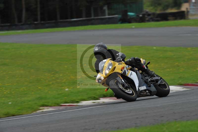 Motorcycle action photographs;cadwell;cadwell park photographs;event digital images;eventdigitalimages;motor racing louth lincolnshire;no limits trackdays;peter wileman photography;trackday;trackday digital images;trackday photos