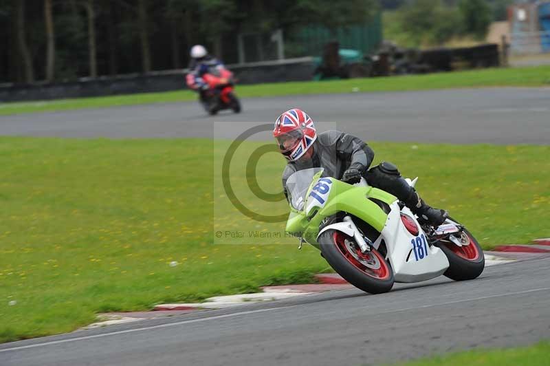 Motorcycle action photographs;cadwell;cadwell park photographs;event digital images;eventdigitalimages;motor racing louth lincolnshire;no limits trackdays;peter wileman photography;trackday;trackday digital images;trackday photos