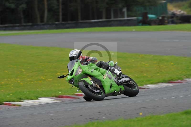 Motorcycle action photographs;cadwell;cadwell park photographs;event digital images;eventdigitalimages;motor racing louth lincolnshire;no limits trackdays;peter wileman photography;trackday;trackday digital images;trackday photos