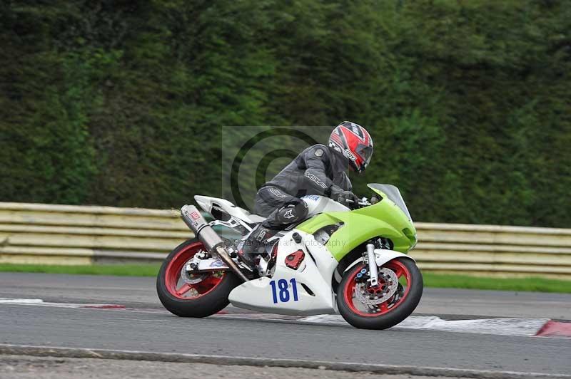 Motorcycle action photographs;cadwell;cadwell park photographs;event digital images;eventdigitalimages;motor racing louth lincolnshire;no limits trackdays;peter wileman photography;trackday;trackday digital images;trackday photos