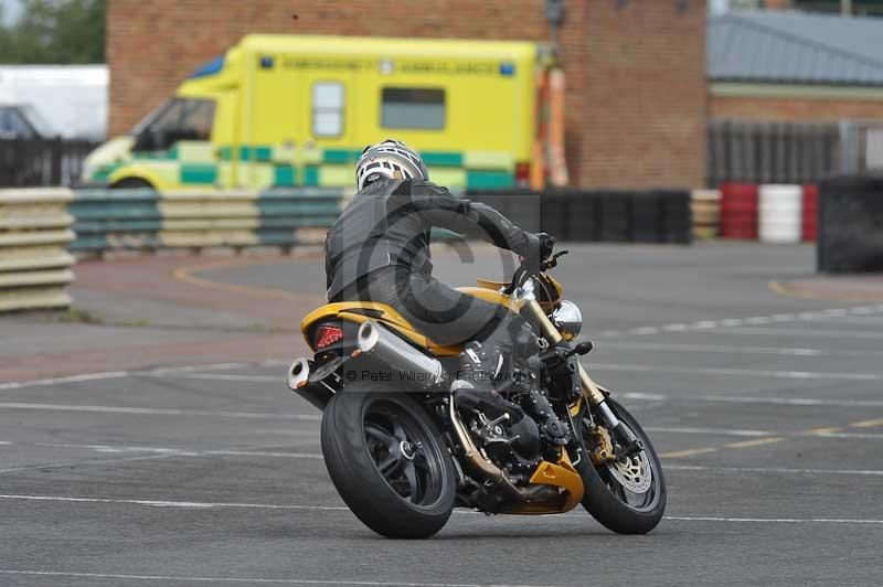 Motorcycle action photographs;cadwell;cadwell park photographs;event digital images;eventdigitalimages;motor racing louth lincolnshire;no limits trackdays;peter wileman photography;trackday;trackday digital images;trackday photos