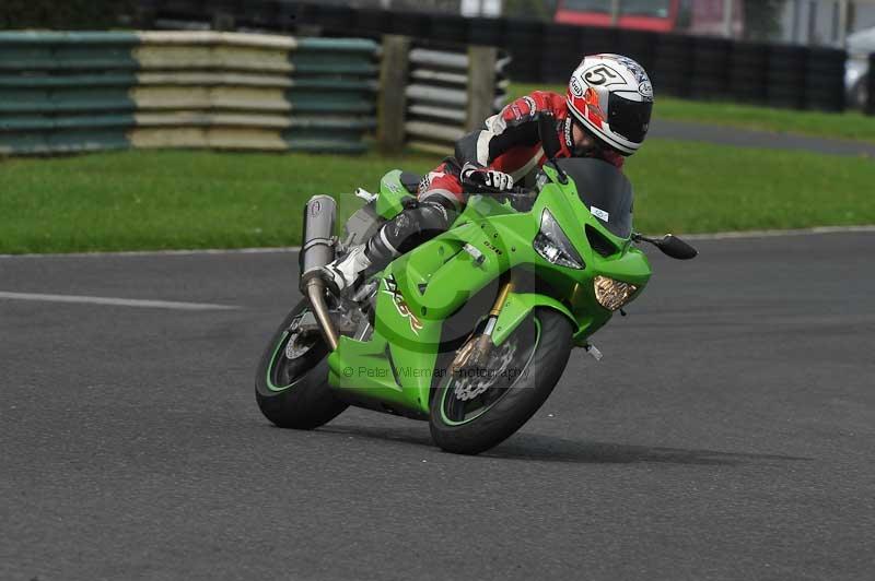 Motorcycle action photographs;cadwell;cadwell park photographs;event digital images;eventdigitalimages;motor racing louth lincolnshire;no limits trackdays;peter wileman photography;trackday;trackday digital images;trackday photos