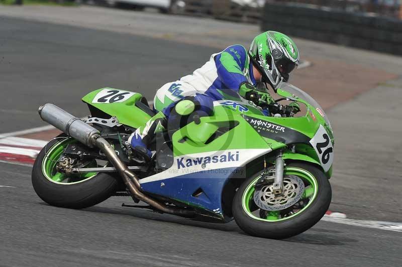 Motorcycle action photographs;cadwell;cadwell park photographs;event digital images;eventdigitalimages;motor racing louth lincolnshire;no limits trackdays;peter wileman photography;trackday;trackday digital images;trackday photos