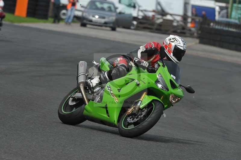 Motorcycle action photographs;cadwell;cadwell park photographs;event digital images;eventdigitalimages;motor racing louth lincolnshire;no limits trackdays;peter wileman photography;trackday;trackday digital images;trackday photos