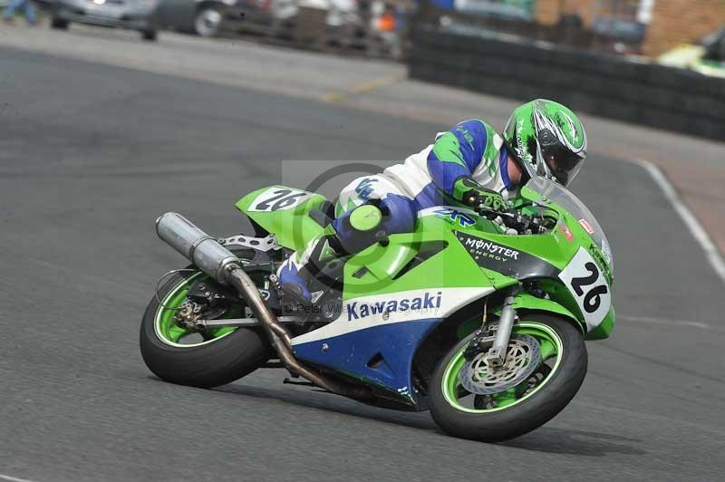 Motorcycle action photographs;cadwell;cadwell park photographs;event digital images;eventdigitalimages;motor racing louth lincolnshire;no limits trackdays;peter wileman photography;trackday;trackday digital images;trackday photos