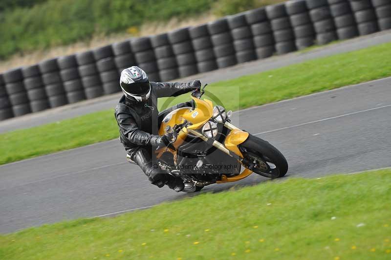 Motorcycle action photographs;cadwell;cadwell park photographs;event digital images;eventdigitalimages;motor racing louth lincolnshire;no limits trackdays;peter wileman photography;trackday;trackday digital images;trackday photos