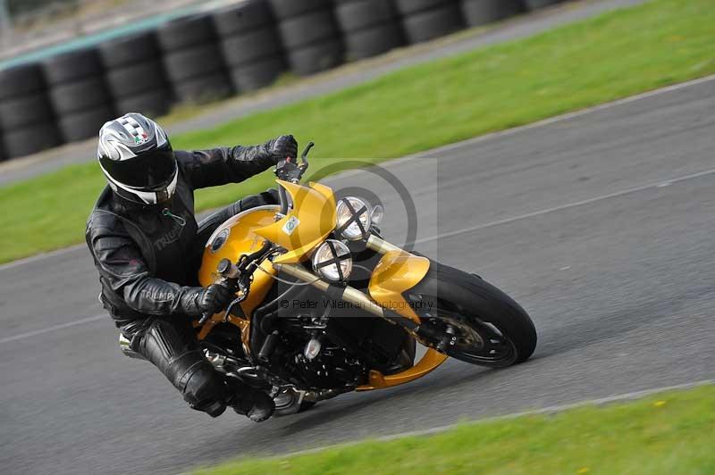 Motorcycle action photographs;cadwell;cadwell park photographs;event digital images;eventdigitalimages;motor racing louth lincolnshire;no limits trackdays;peter wileman photography;trackday;trackday digital images;trackday photos