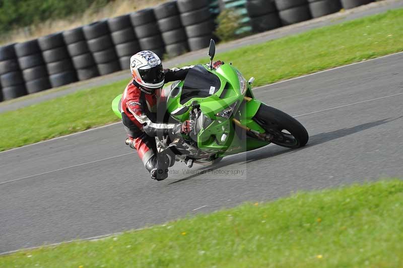 Motorcycle action photographs;cadwell;cadwell park photographs;event digital images;eventdigitalimages;motor racing louth lincolnshire;no limits trackdays;peter wileman photography;trackday;trackday digital images;trackday photos
