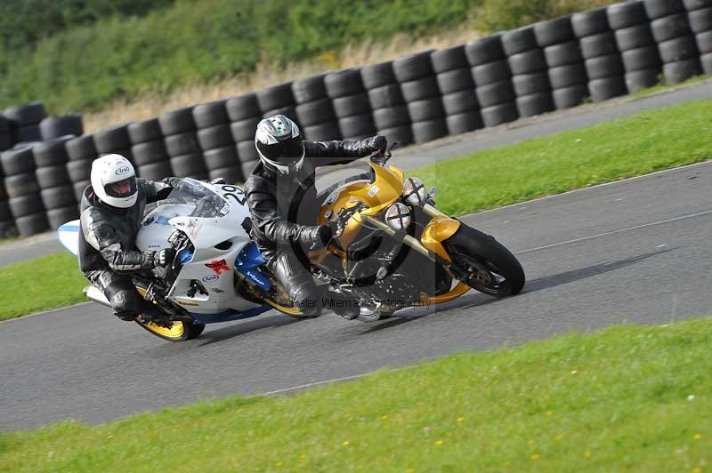 Motorcycle action photographs;cadwell;cadwell park photographs;event digital images;eventdigitalimages;motor racing louth lincolnshire;no limits trackdays;peter wileman photography;trackday;trackday digital images;trackday photos