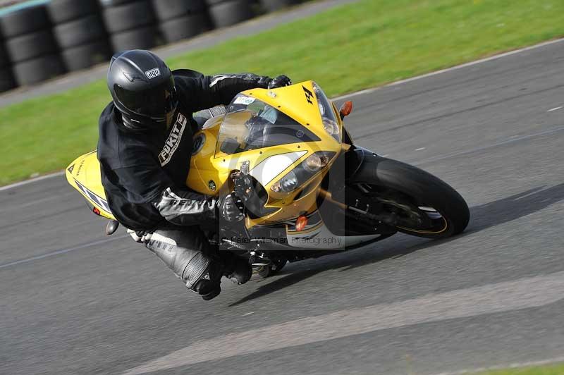Motorcycle action photographs;cadwell;cadwell park photographs;event digital images;eventdigitalimages;motor racing louth lincolnshire;no limits trackdays;peter wileman photography;trackday;trackday digital images;trackday photos