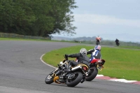 Motorcycle-action-photographs;cadwell;cadwell-park-photographs;event-digital-images;eventdigitalimages;motor-racing-louth-lincolnshire;no-limits-trackdays;peter-wileman-photography;trackday;trackday-digital-images;trackday-photos