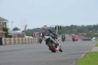 Motorcycle-action-photographs;cadwell;cadwell-park-photographs;event-digital-images;eventdigitalimages;motor-racing-louth-lincolnshire;no-limits-trackdays;peter-wileman-photography;trackday;trackday-digital-images;trackday-photos