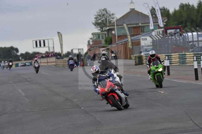 Motorcycle action photographs;cadwell;cadwell park photographs;event digital images;eventdigitalimages;motor racing louth lincolnshire;no limits trackdays;peter wileman photography;trackday;trackday digital images;trackday photos