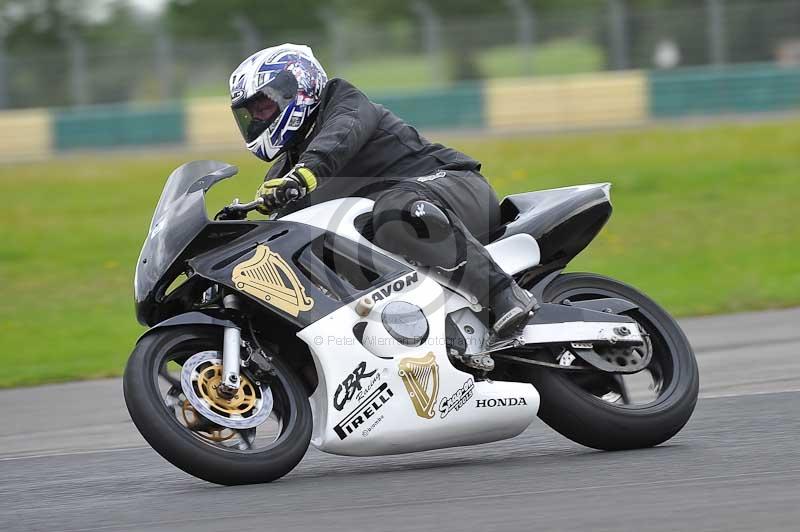 Motorcycle action photographs;cadwell;cadwell park photographs;event digital images;eventdigitalimages;motor racing louth lincolnshire;no limits trackdays;peter wileman photography;trackday;trackday digital images;trackday photos