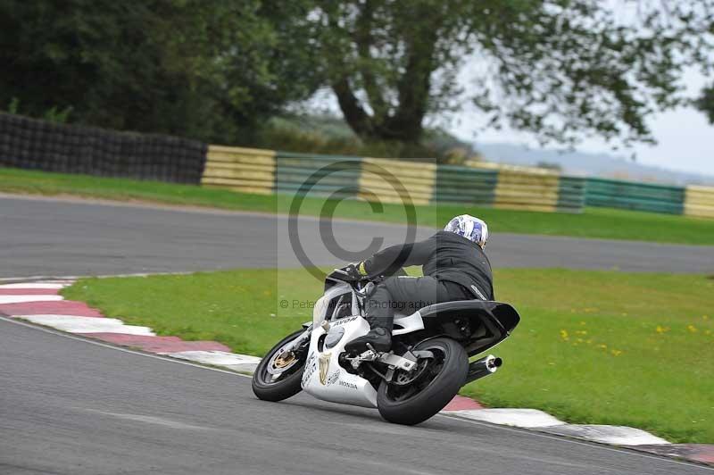 Motorcycle action photographs;cadwell;cadwell park photographs;event digital images;eventdigitalimages;motor racing louth lincolnshire;no limits trackdays;peter wileman photography;trackday;trackday digital images;trackday photos