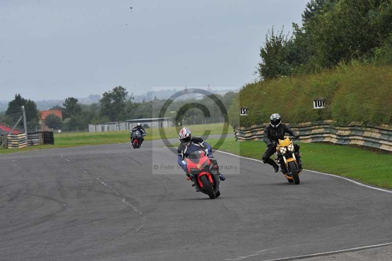 Motorcycle action photographs;cadwell;cadwell park photographs;event digital images;eventdigitalimages;motor racing louth lincolnshire;no limits trackdays;peter wileman photography;trackday;trackday digital images;trackday photos