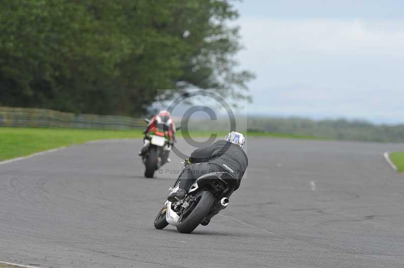 Motorcycle action photographs;cadwell;cadwell park photographs;event digital images;eventdigitalimages;motor racing louth lincolnshire;no limits trackdays;peter wileman photography;trackday;trackday digital images;trackday photos